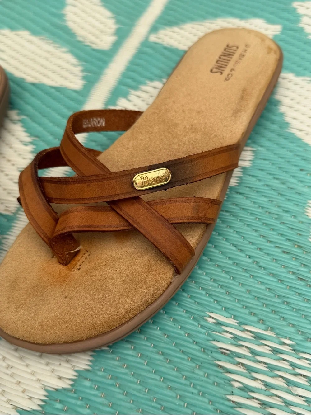 GH Bass SunJun Sharon fisherman leather suede flip flop vintage size 8